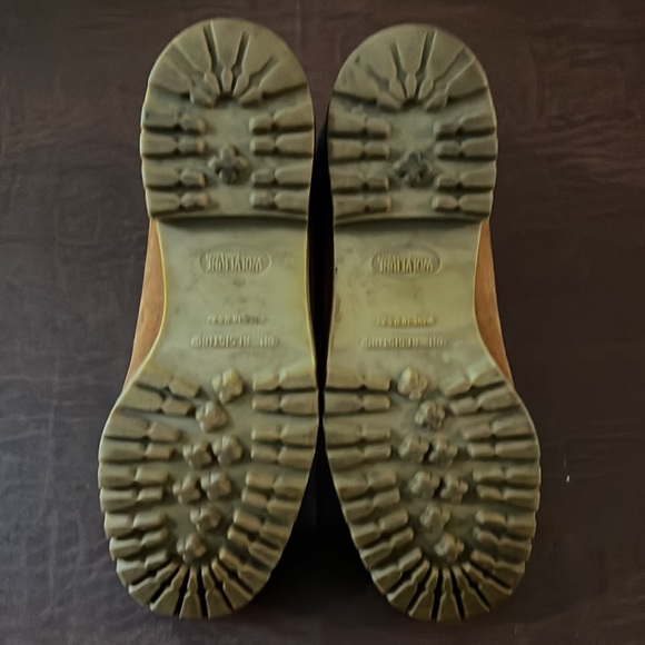 Gorgeous Wolverine oil resisting insulated boots! - Picture 4 of 4